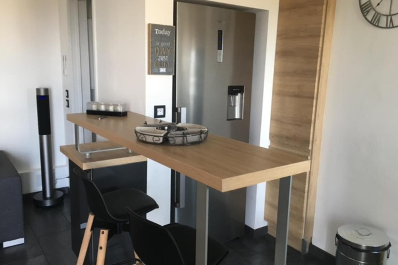 Cosy 42M With Balcony Nice View And Wifi Кан Екстериор снимка